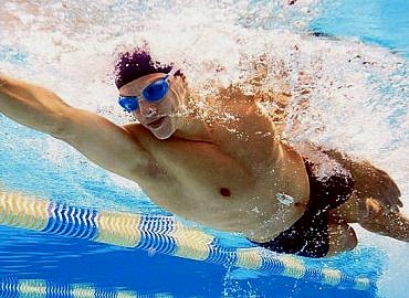 Büyüklere - Yetişkinlere Özel Yüzme Eğitimleri